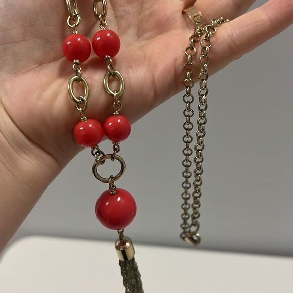 Cache drop necklace  - Picture 1 of 7